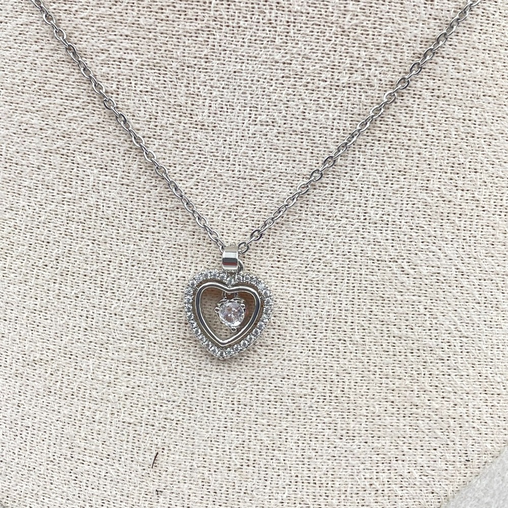 Vintage Heart Pendant Necklace Floating Stone Silver Tone Chain Valentine's Gift